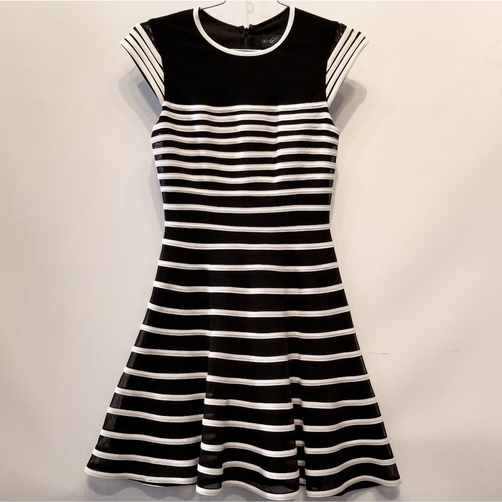 Betsy & Adam Ribbon Piping A Line Dress Sleeveless Roung Neck Back Zip Size‎ 6